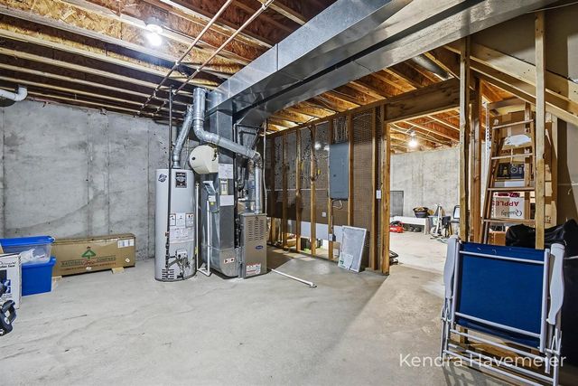 2177 Creekside Drive 39, Byron Center, MI 49315