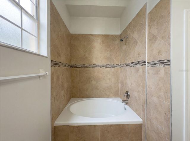 1696 CHATHAM CIRCLE, Apopka, FL 32703