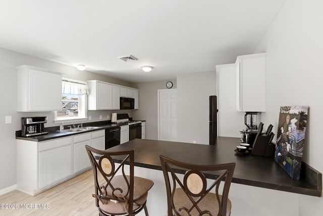 334 E Bayview Avenue, Ocean Gate, NJ 08740