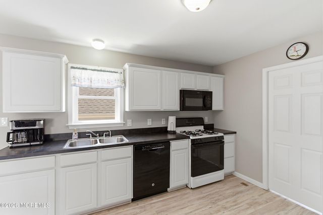 334 E Bayview Avenue, Ocean Gate, NJ 08740