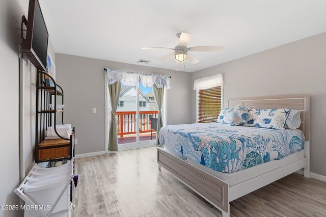 334 E Bayview Avenue, Ocean Gate, NJ 08740
