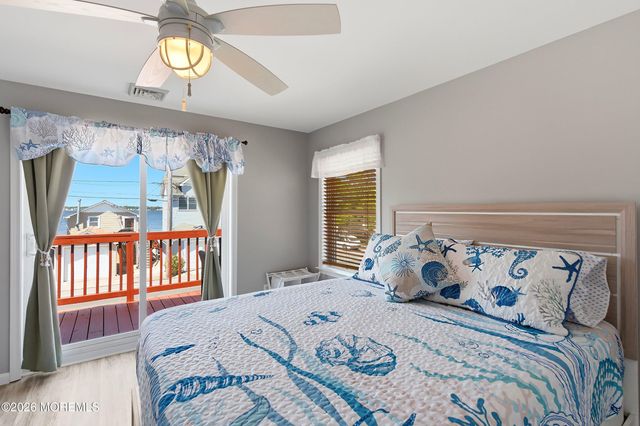 334 E Bayview Avenue, Ocean Gate, NJ 08740