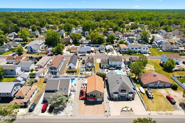 334 E Bayview Avenue, Ocean Gate, NJ 08740