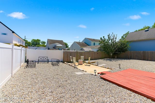 334 E Bayview Avenue, Ocean Gate, NJ 08740