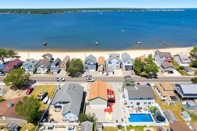 334 E Bayview Avenue, Ocean Gate, NJ 08740