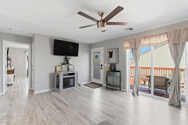 334 E Bayview Avenue, Ocean Gate, NJ 08740