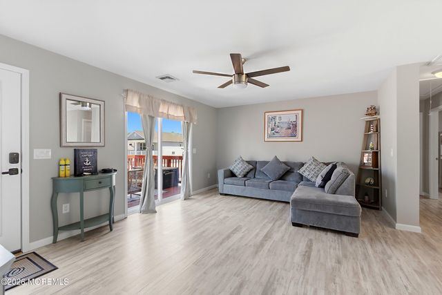 334 E Bayview Avenue, Ocean Gate, NJ 08740