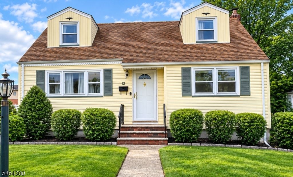 13 White Oak Dr, Lodi Boro, NJ 07644 — exterior