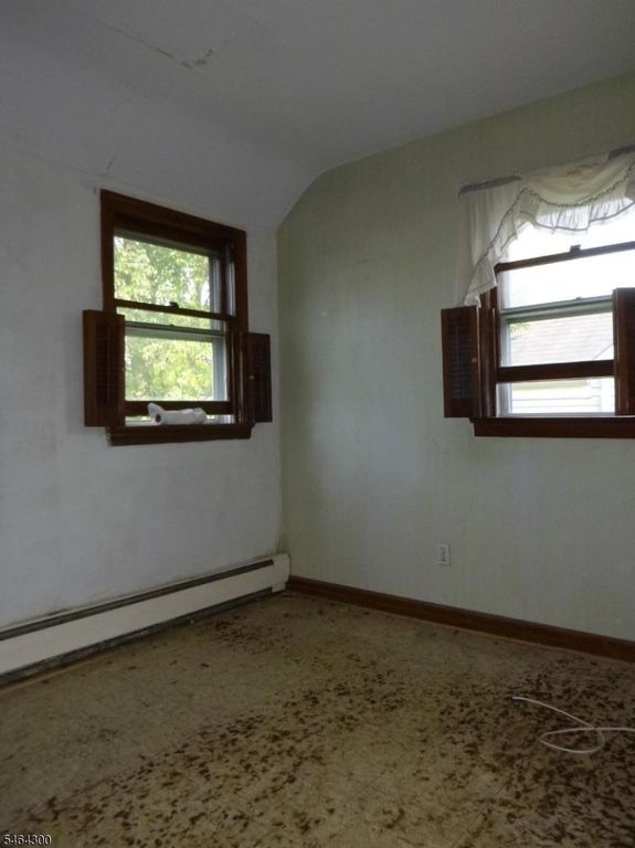 13 White Oak Dr, Lodi Boro, NJ 07644 — photo 3