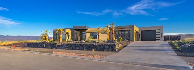 5657 W SCATTERED STARS WAY, Hurricane, UT 84737