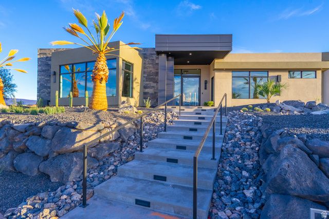 5657 W SCATTERED STARS WAY, Hurricane, UT 84737