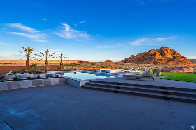 5657 W SCATTERED STARS WAY, Hurricane, UT 84737