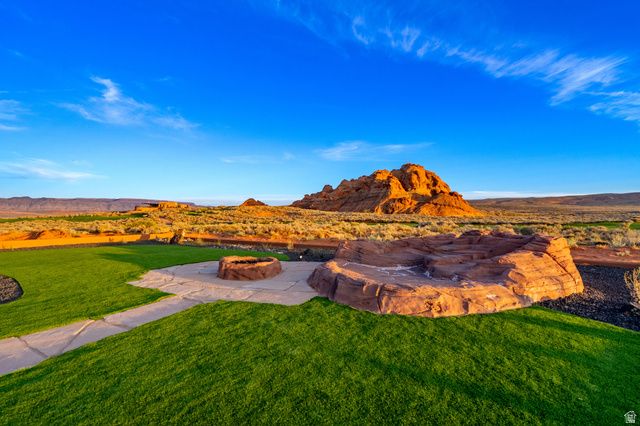 5657 W SCATTERED STARS WAY, Hurricane, UT 84737
