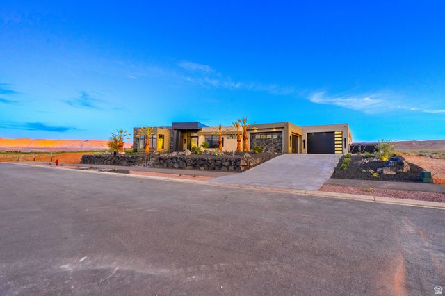 5657 W SCATTERED STARS WAY, Hurricane, UT 84737