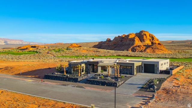 5657 W SCATTERED STARS WAY, Hurricane, UT 84737