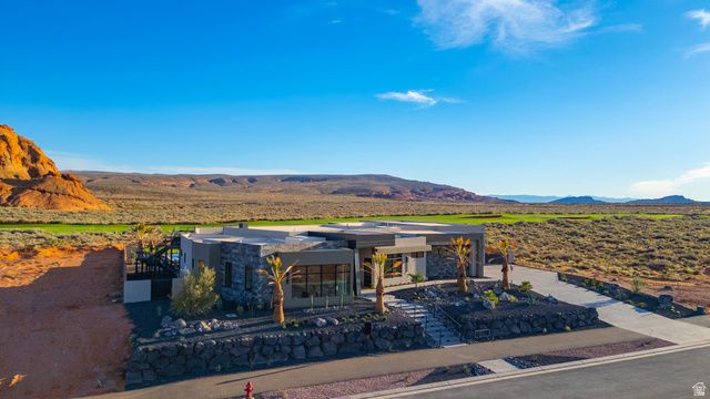 5657 W SCATTERED STARS WAY, Hurricane, UT 84737