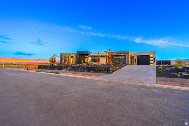 5657 W SCATTERED STARS WAY, Hurricane, UT 84737