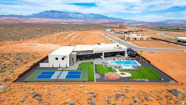 5657 W SCATTERED STARS WAY, Hurricane, UT 84737