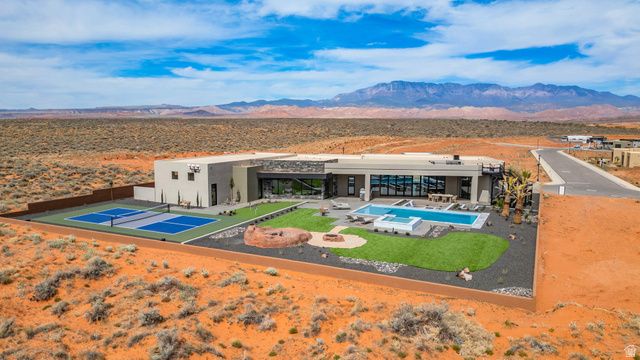 5657 W SCATTERED STARS WAY, Hurricane, UT 84737