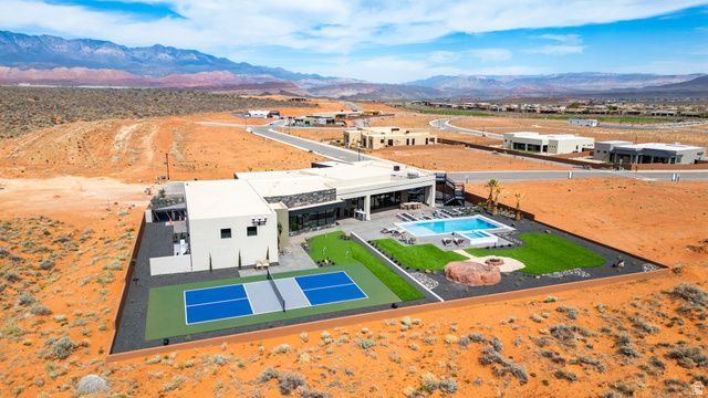 5657 W SCATTERED STARS WAY, Hurricane, UT 84737