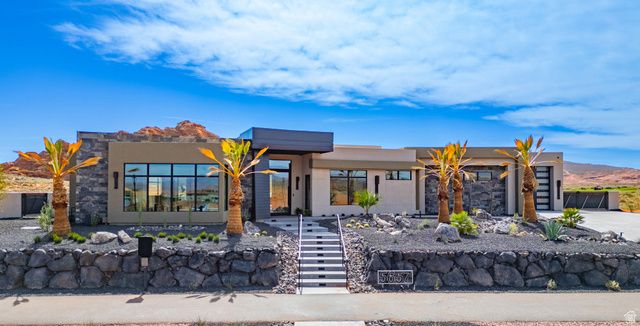 5657 W SCATTERED STARS WAY, Hurricane, UT 84737