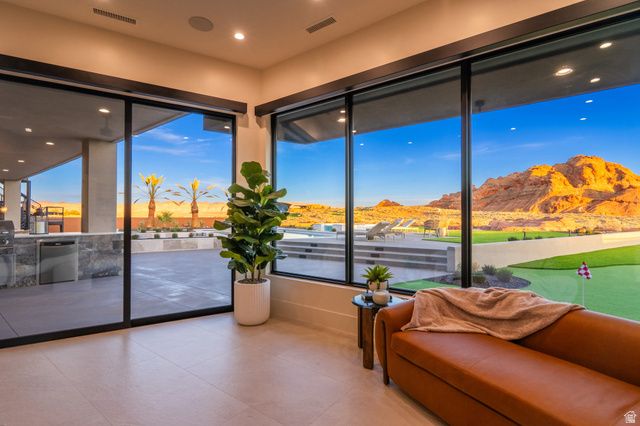 5657 W SCATTERED STARS WAY, Hurricane, UT 84737