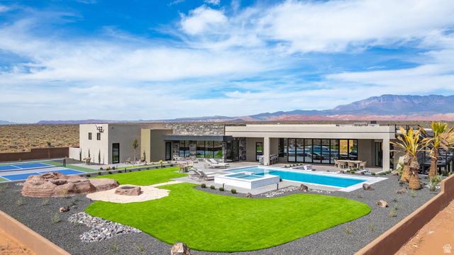 5657 W SCATTERED STARS WAY, Hurricane, UT 84737