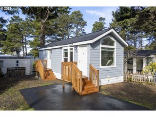 4875 N Hwy 101 66, Depoe Bay, OR 97341