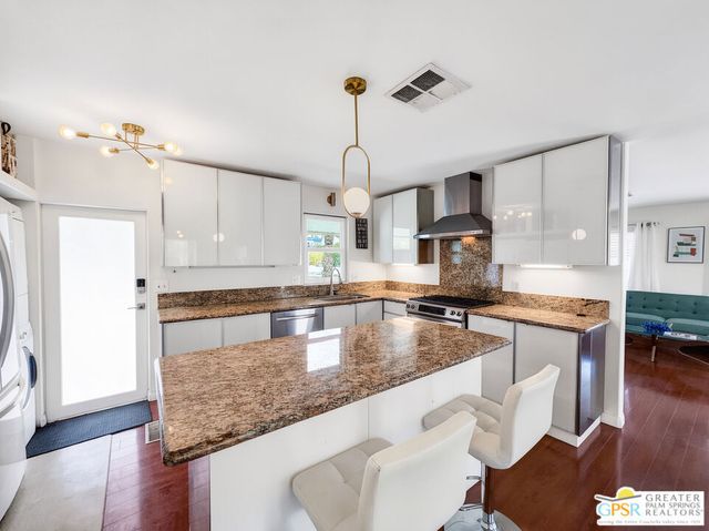 10 Via Valverde, Cathedral City, CA 92234