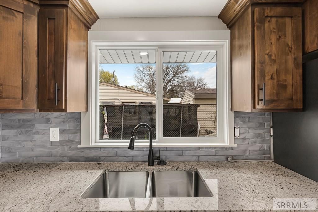 Image 12 of property listing at 1139 Garfield Street, Idaho Falls, ID 83401