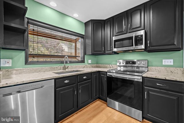 909 ASHBURN ST, Herndon, VA 20170
