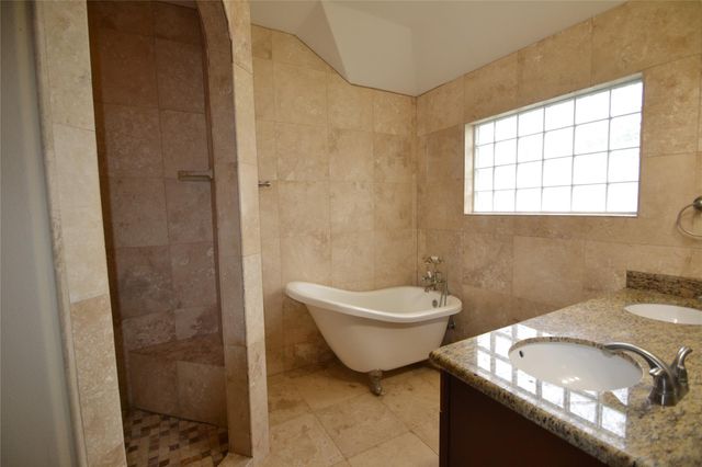 278 Debbie Lane, San Leon, TX 77539