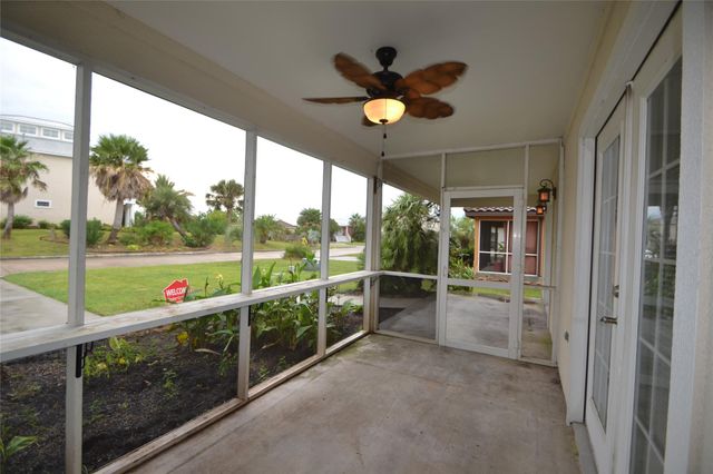 278 Debbie Lane, San Leon, TX 77539