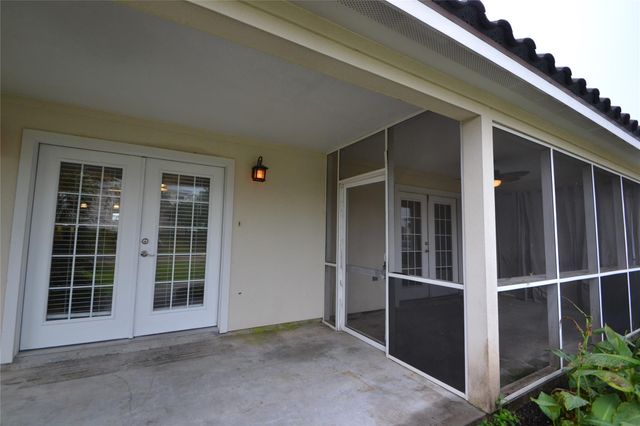 278 Debbie Lane, San Leon, TX 77539