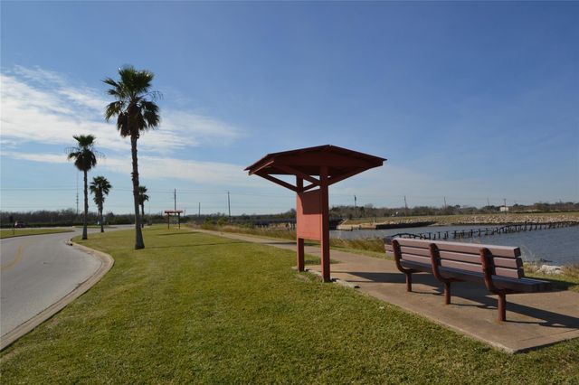 278 Debbie Lane, San Leon, TX 77539