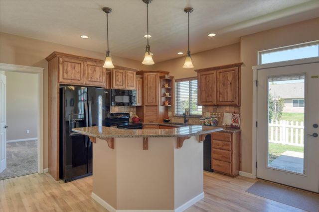 14405 E 5TH Ln, Spokane Valley, WA 99216