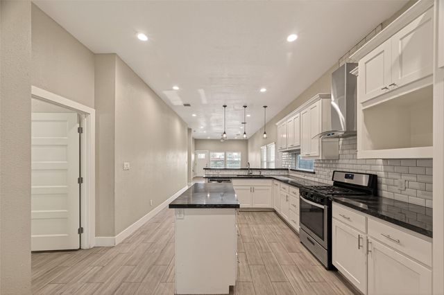 920 Kellogg Street, Houston, TX 77012