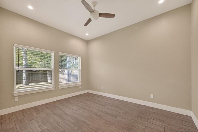 920 Kellogg Street, Houston, TX 77012