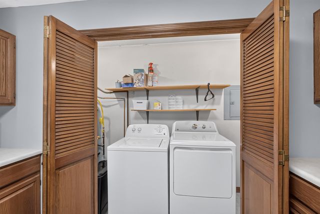 202 PARK DEVILLE PL, Columbia, MO 65203