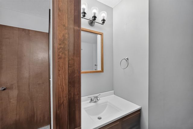 202 PARK DEVILLE PL, Columbia, MO 65203