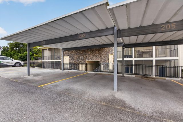 202 PARK DEVILLE PL, Columbia, MO 65203