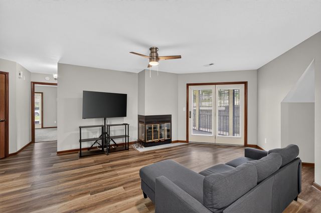 202 PARK DEVILLE PL, Columbia, MO 65203