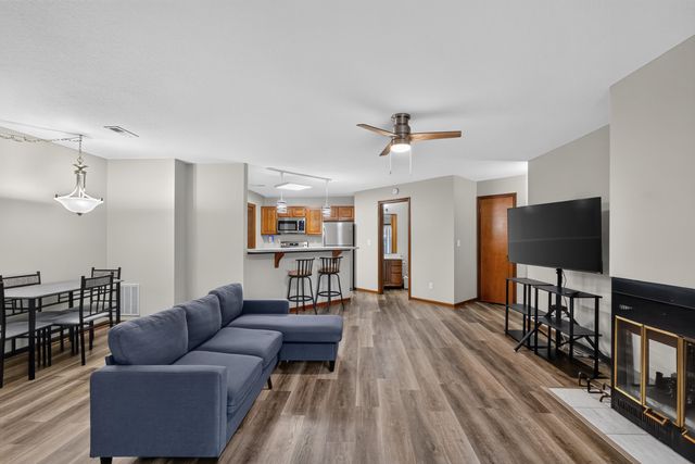 202 PARK DEVILLE PL, Columbia, MO 65203