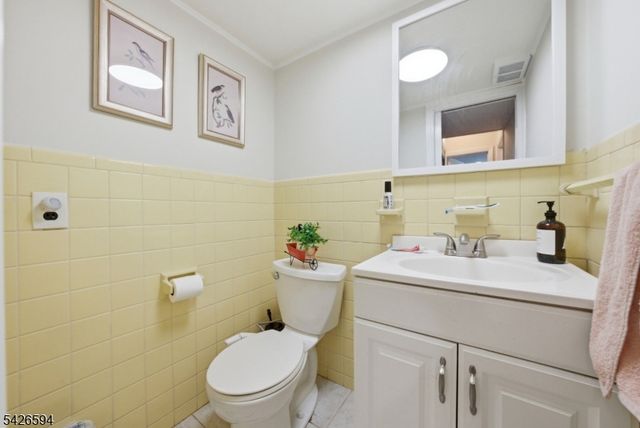 14 Hepworth Pl, West Orange Twp., NJ 07052