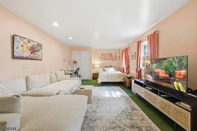 14 Hepworth Pl, West Orange Twp., NJ 07052