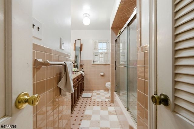 14 Hepworth Pl, West Orange Twp., NJ 07052