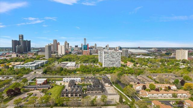 1083 Hampton Circle, Detroit, MI 48207