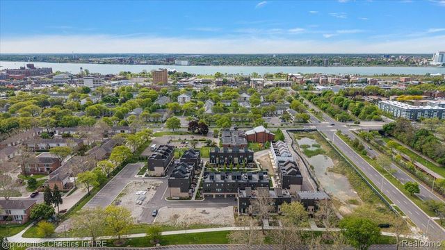 1083 Hampton Circle, Detroit, MI 48207