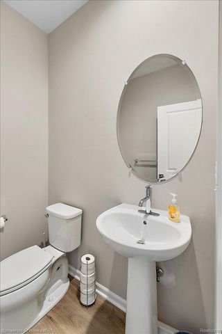 1083 Hampton Circle, Detroit, MI 48207