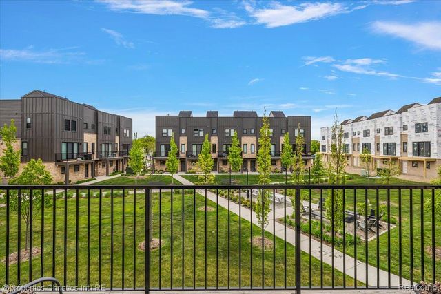 1083 Hampton Circle, Detroit, MI 48207
